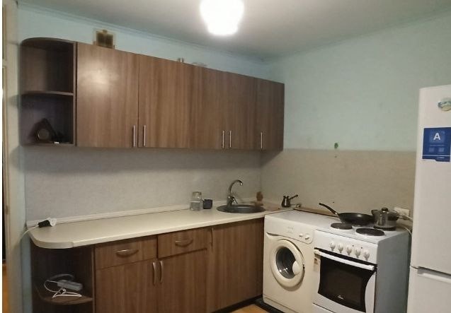 Продается 1 к/ квартира, площадью 37 м2, планировка с просторной комнатой 20 м2. В микрорайоне есть все необходимое для комфортного проживания- детские сады и школа в шаговой доступности, рынок, торговые центры, салоны красоты, магазины и еще много чего.
Квартира без долгов, обременений,долей и тд
З